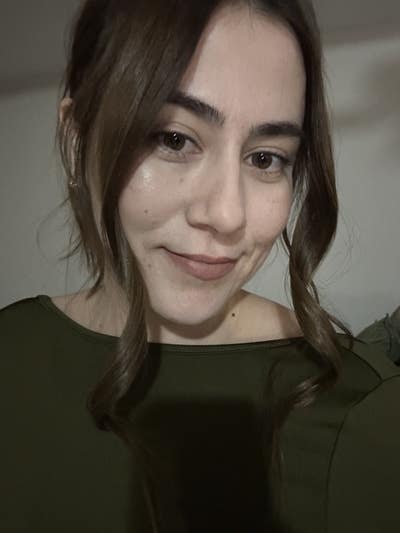 Professional Female seeks a small or large room Main Photo