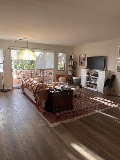 Large bedroom w/ private bath in Franklin Village Main Photo