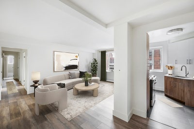 Spring Deals! King/Queen 3 Beds for April, 1 YR Main Photo