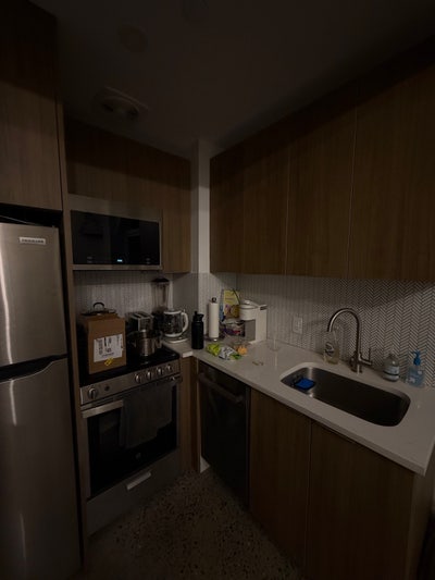 Looking for a 1 month subleaser  Main Photo