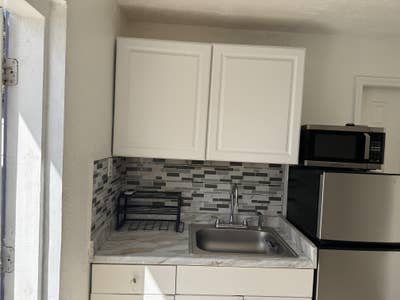 Small studio apartment Main Photo