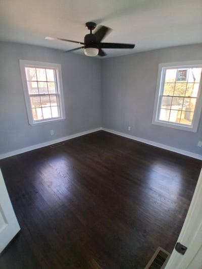 Private room in a 3 bed room house Main Photo