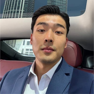 Professional Male seeks a small or large room Main Photo