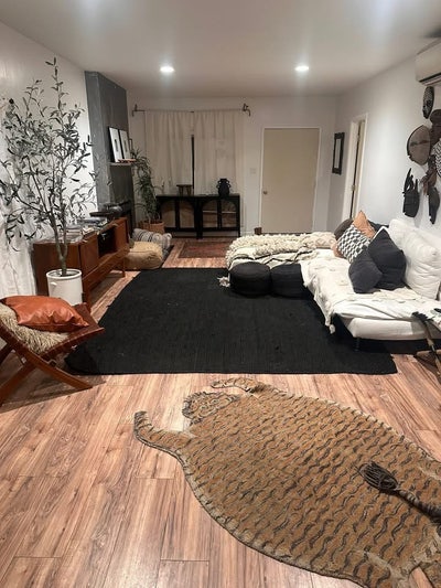 Spacious BR in Cute, Calm House. Laundry, AC, Park Main Photo