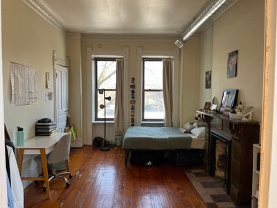 Single bedroom in Little Italy Main Photo