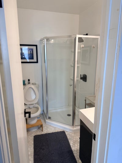 Private Bedroom with Private Bathroom 1,680 month  Main Photo