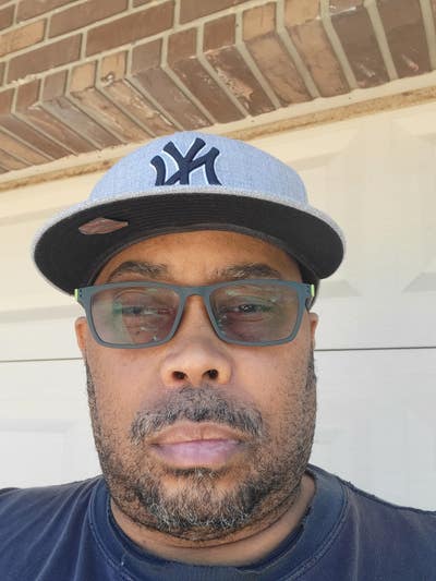 Room wanted in Tampa, FL Main Photo