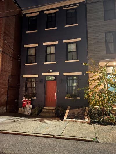 Modern OTR townhouse to share  Main Photo