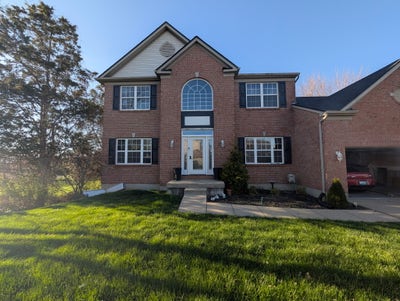 Private furnished basement loft available in a bea Main Photo