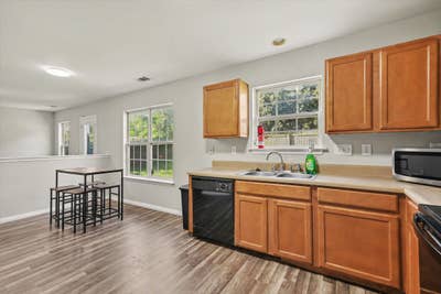 Beautiful renovated home near downtown  Main Photo