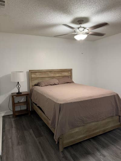 Room for rent all Utilities included  Main Photo