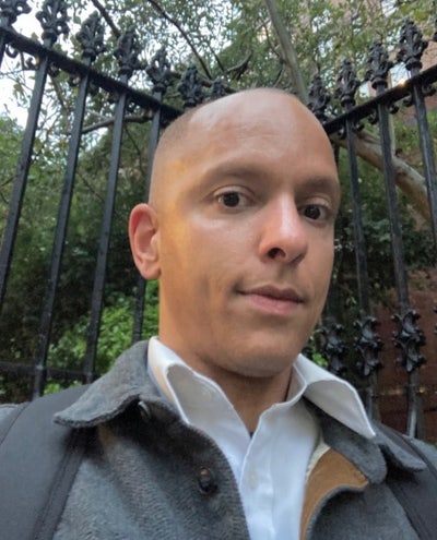 I am a professional in a healthcare environment. Main Photo