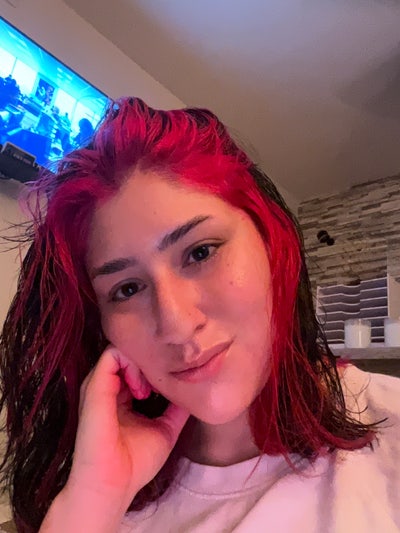 Responsible woman looking for a room in LA Main Photo