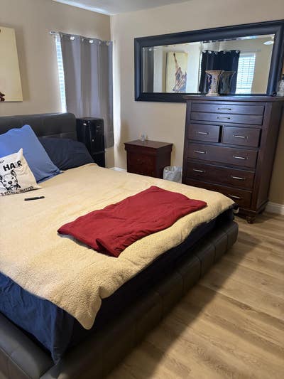 Room for rent Main Photo