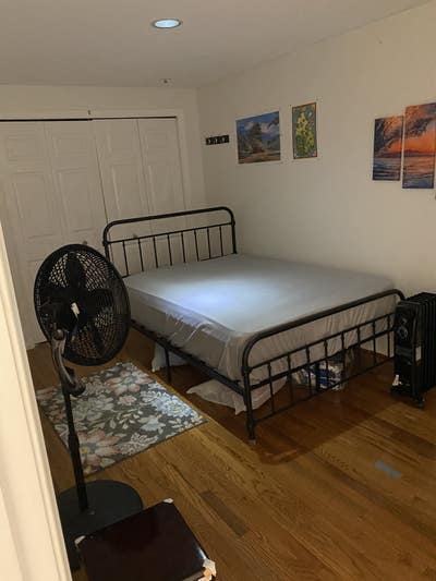 Basement with private bathroom Main Photo