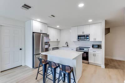  Modern Home in Del Valle | ️ Bright & Spacious •  Main Photo