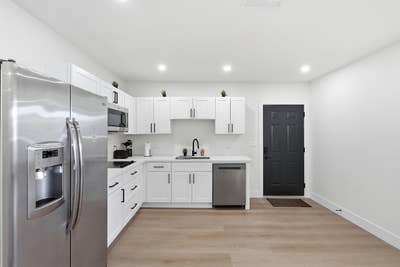 Fully Renovated Home | Quiet CuldeSac | Near China Main Photo