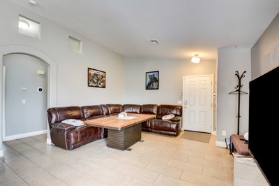 Spacious Furnished room for rent Main Photo