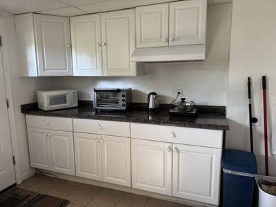 Looking for a Male professional/student roommate  Main Photo