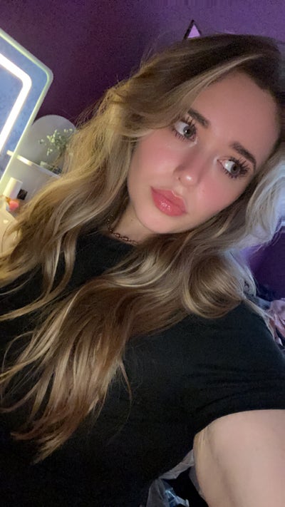 Female looking for North Hollywood room now Main Photo