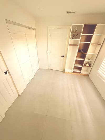 Studio Room  + Bathroom /Pool/Gym Quite Home  Main Photo