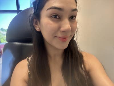 Female student looking for a room in Fullerton Main Photo