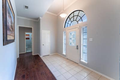 Live in DeSoto, a 1 hours 8 minutes drive to trans Main Photo