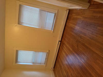 I have a room  Main Photo