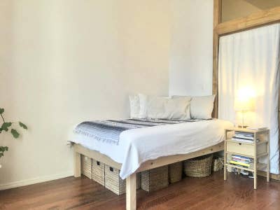 Longterm sublet: Spacious, sunny, furnished room Main Photo