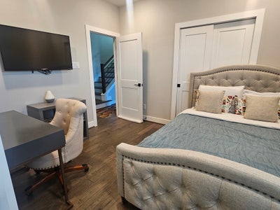 BR close to the Heights - Female roommate only Main Photo