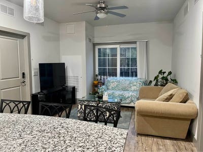 Private Bedroom Ensuite Bathroom from June 1st  Main Photo