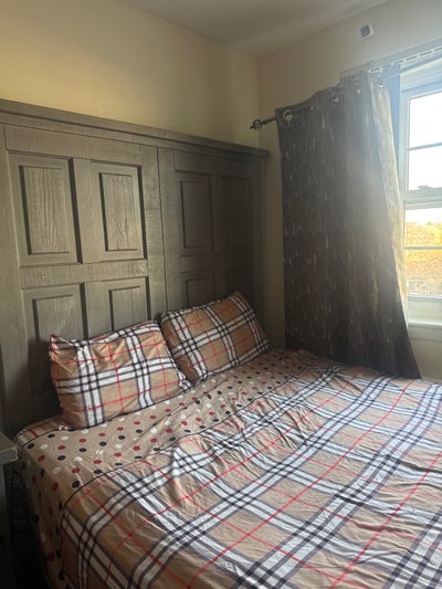 1 spare room Off suite - bathroom shared  Main Photo
