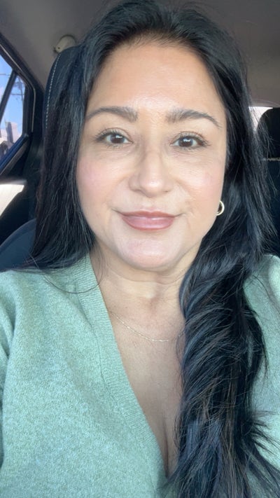 Responsible woman looking for Santa Clarita room Main Photo