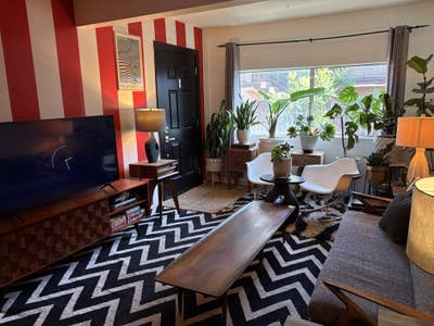 Roomate Wanted $1,300 - Large Bedroom in Brentwood Main Photo