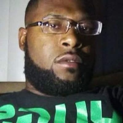 Professional Male seeks a large room Main Photo