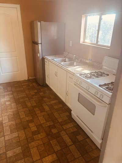 Large Room type studio  Main Photo