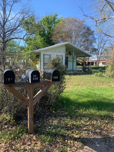 Lakeshore Apartments Unit B Main Photo