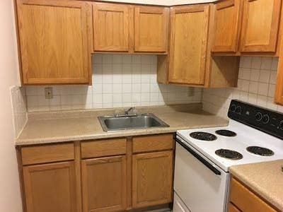 Upstairs 1BR w Downtown Views_Walk to Farmers Mark Main Photo