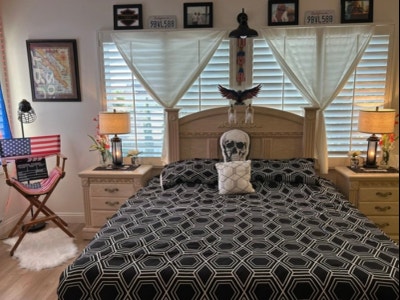 Huge master suite  studio  Main Photo