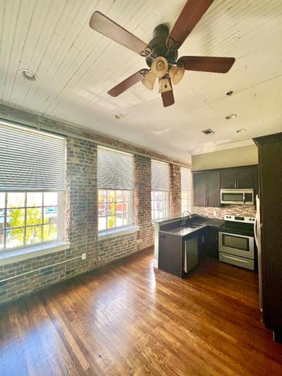 Loft Apartment with Fabulous Downtown Views! Main Photo