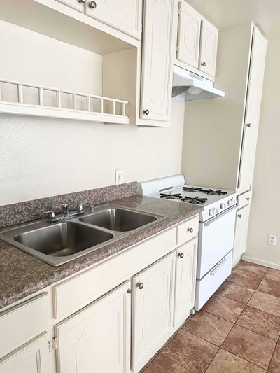 Freshly painted house in the westlake north are of Main Photo