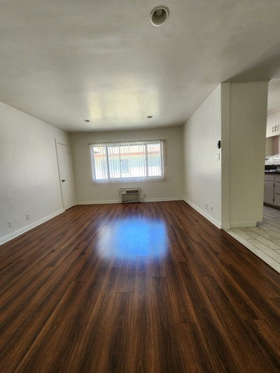 Large 1 bed in a great Tarzana neighborhood  Main Photo