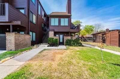 Oak Creek Condominiums  Main Photo