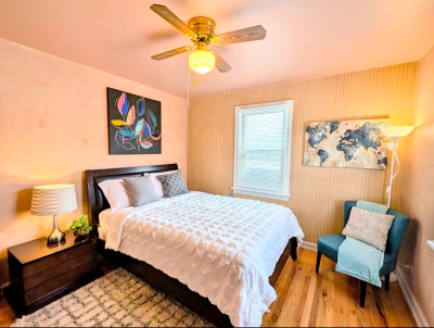 Bedroom #furnished shared living 0.4 mi from Regis Main Photo