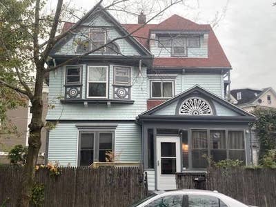 Bostonquiet and secure private furnished room. Main Photo