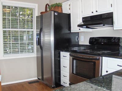 Upscale Townhouse Near Tysons and Mosaic District Main Photo