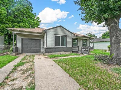 Room Very Flexible Lease Available Immediately !!! Main Photo