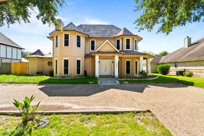 Cozy 4 Bed.5 Bath Room in Corpus Christi_$3750 Main Photo