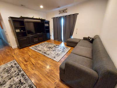 Private Bedroomshared bathroom Main Photo