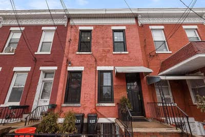 Available Now. Move into this renovated one BR apa Main Photo